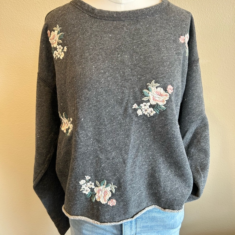 Abercrombie & Fitch charcoal sweatshirt with embroidered floral design size S